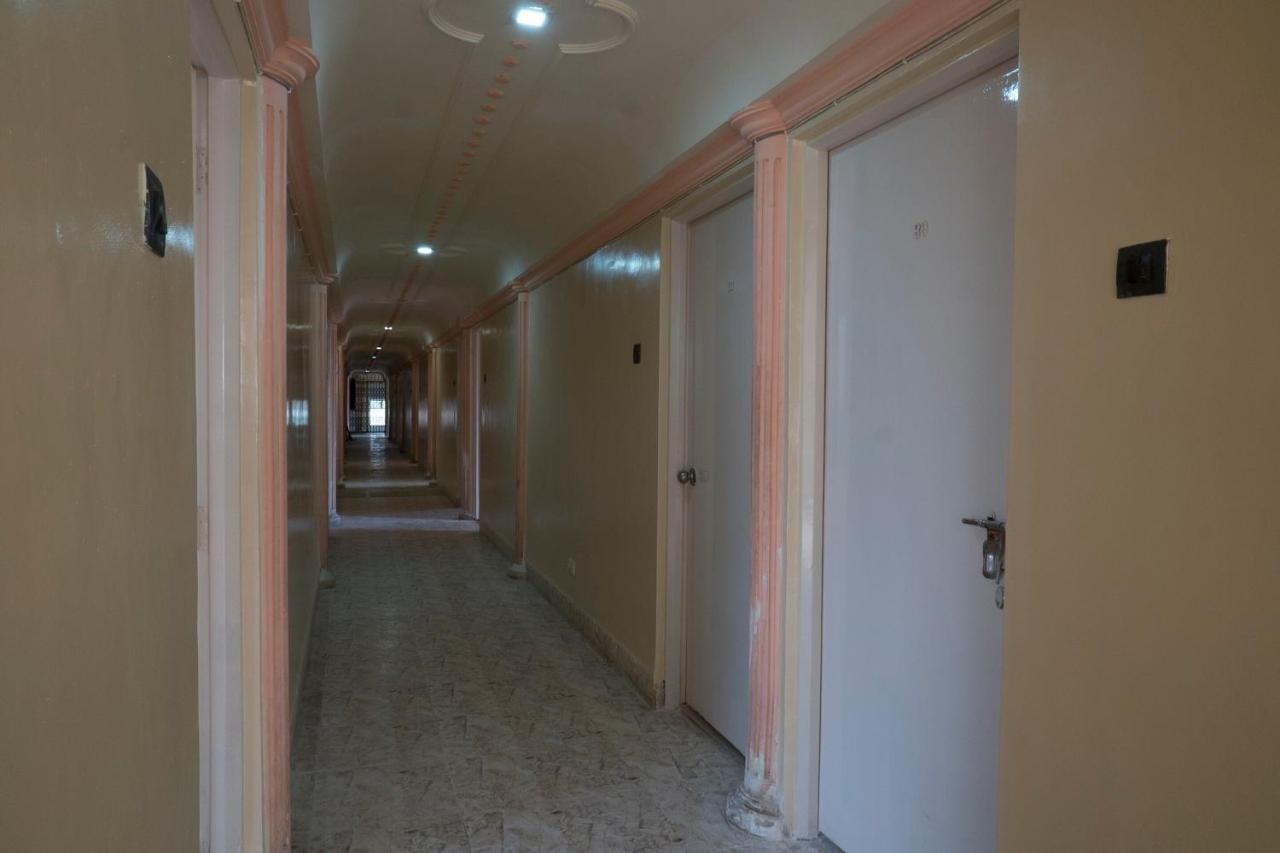 Oyo Flagship 37830 Hotel Aakar International Satara Zewnętrze zdjęcie