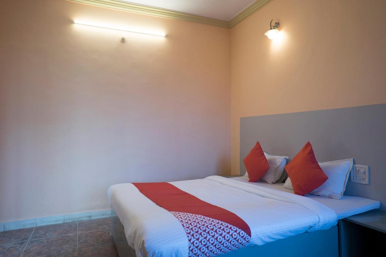 Oyo Flagship 37830 Hotel Aakar International Satara Zewnętrze zdjęcie