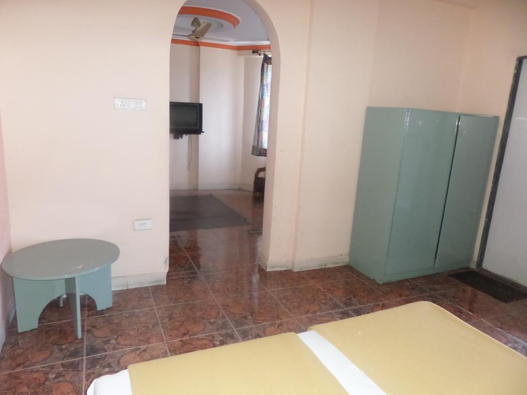 Oyo Flagship 37830 Hotel Aakar International Satara Zewnętrze zdjęcie