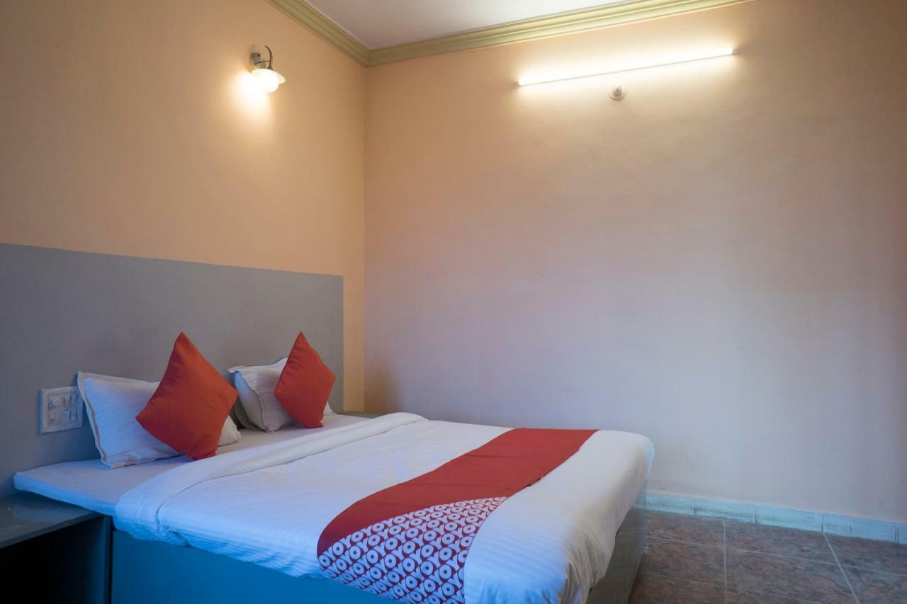 Oyo Flagship 37830 Hotel Aakar International Satara Zewnętrze zdjęcie