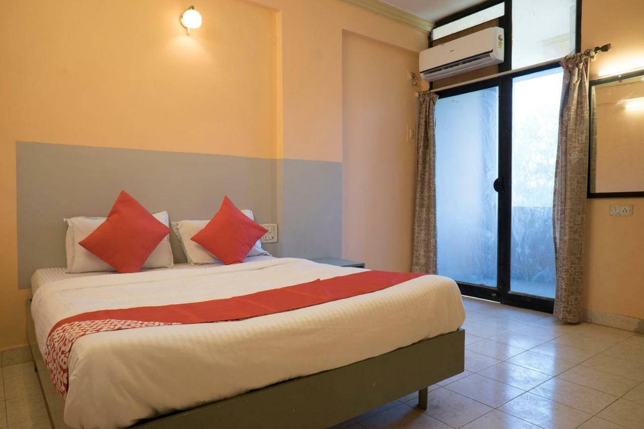 Oyo Flagship 37830 Hotel Aakar International Satara Zewnętrze zdjęcie